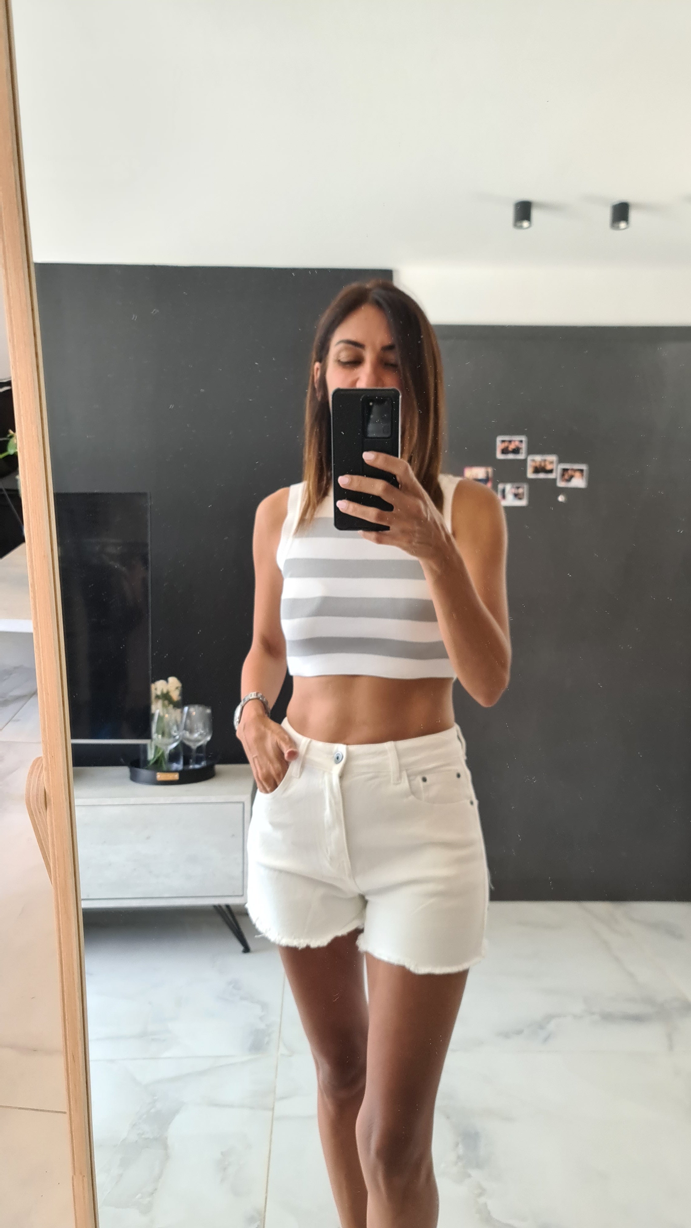 שורט גינס לייקרה