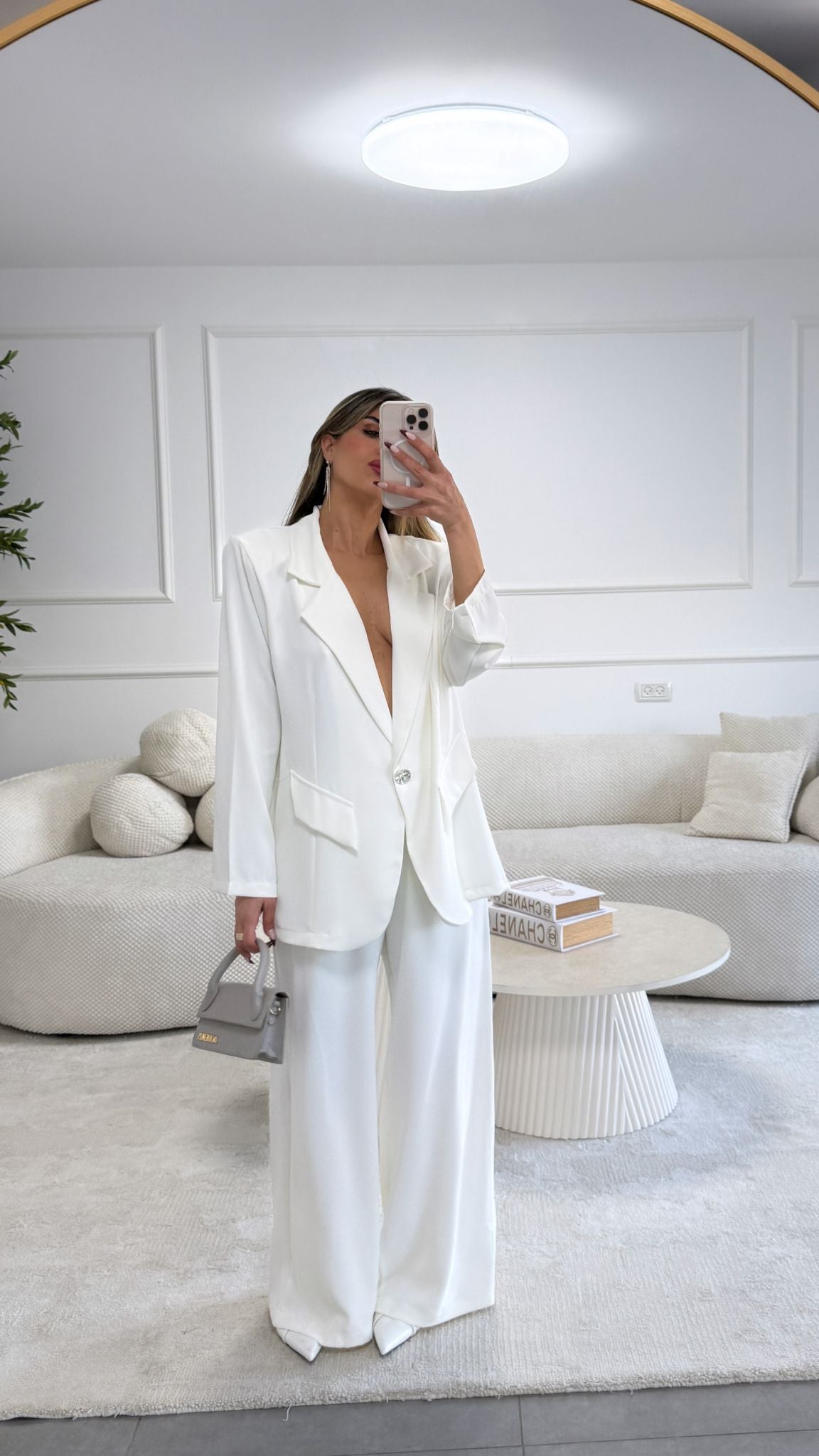 חליפת כפתור יהלום לבן