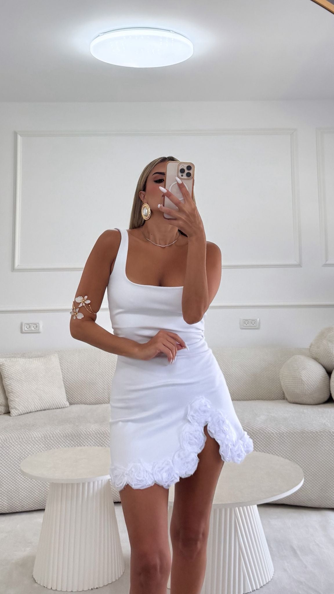 שמלת אלמה לבן