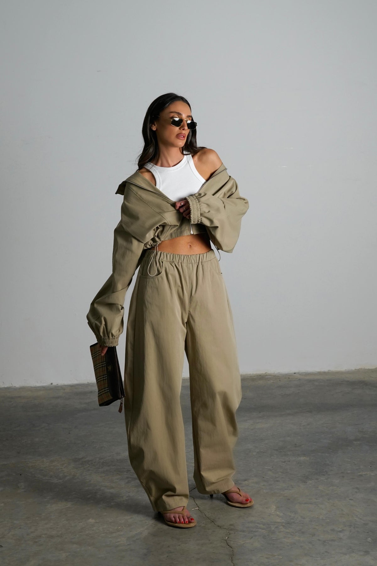 חליפת אסטל