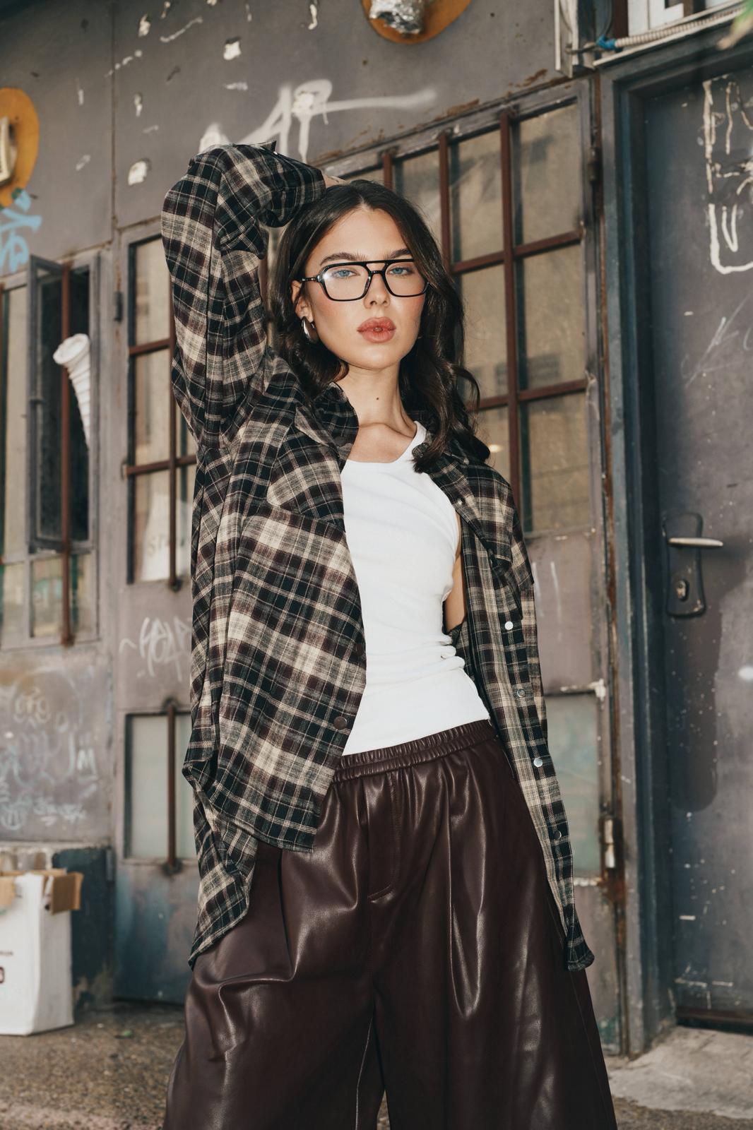 מכופתרת שייה