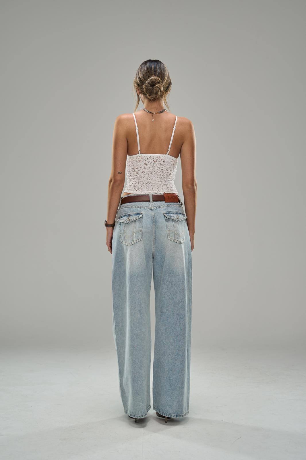 טופ לייסי לבן