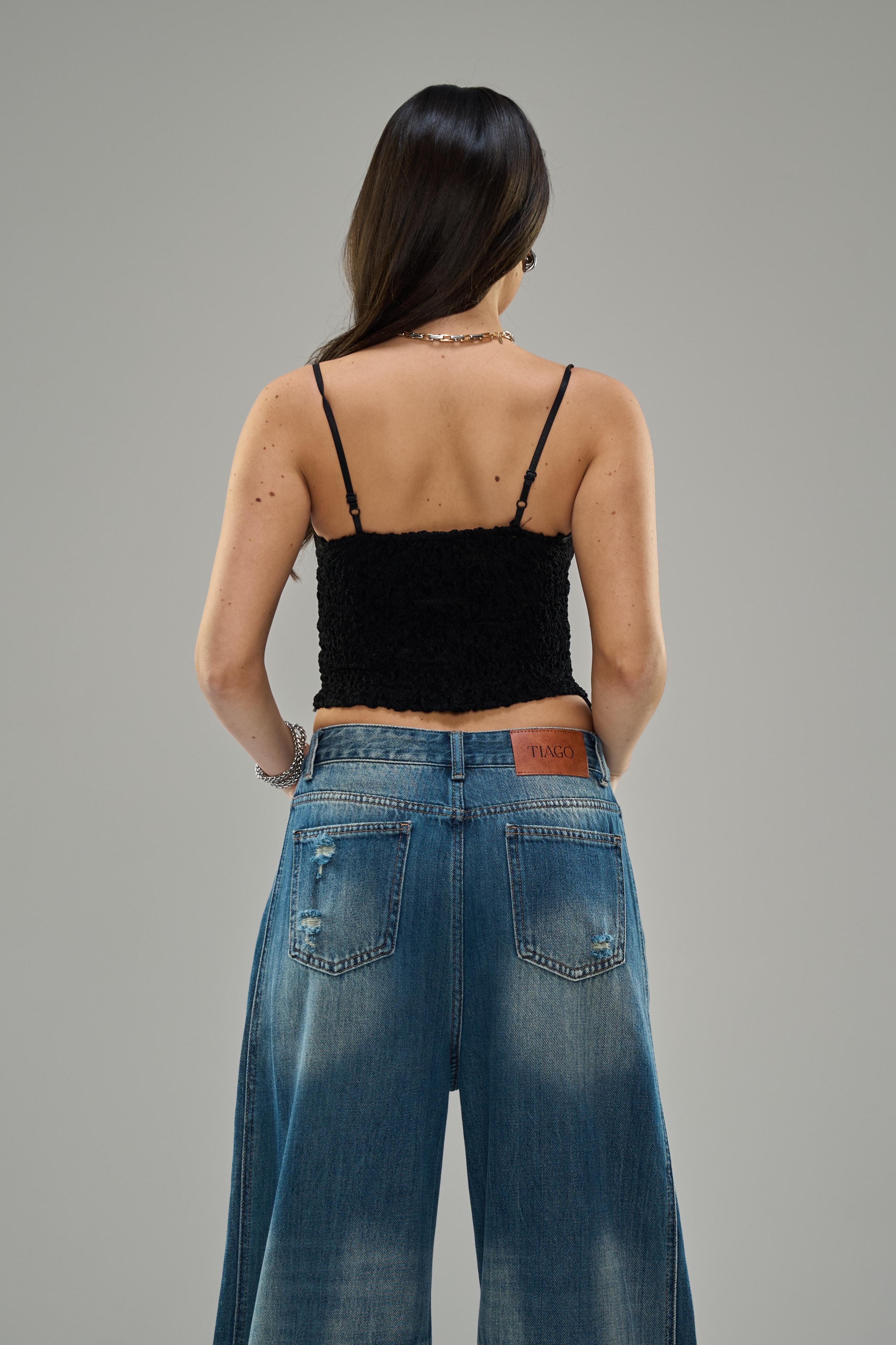 טופ לייסי שחור