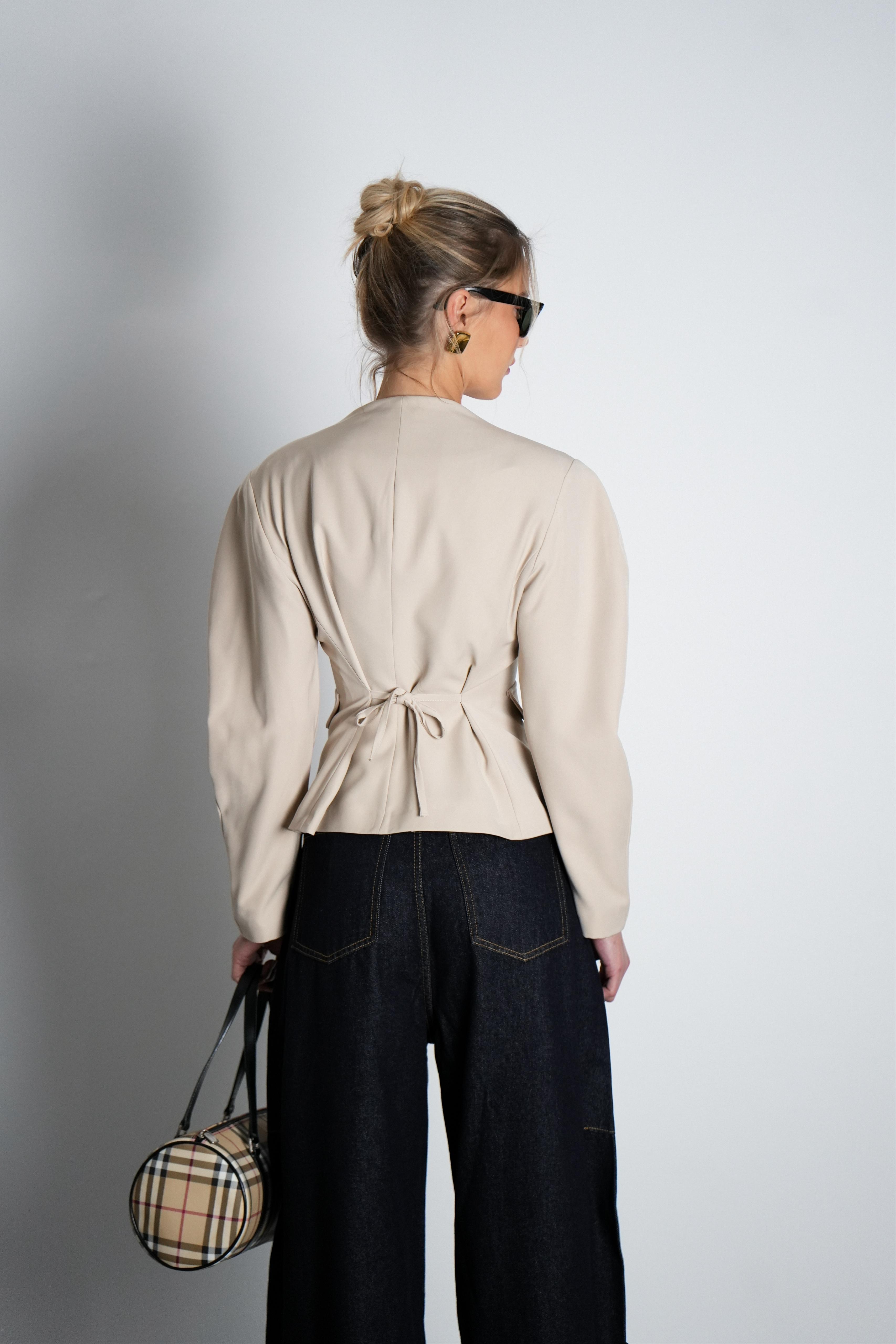 ג'קט אמיליה בז'