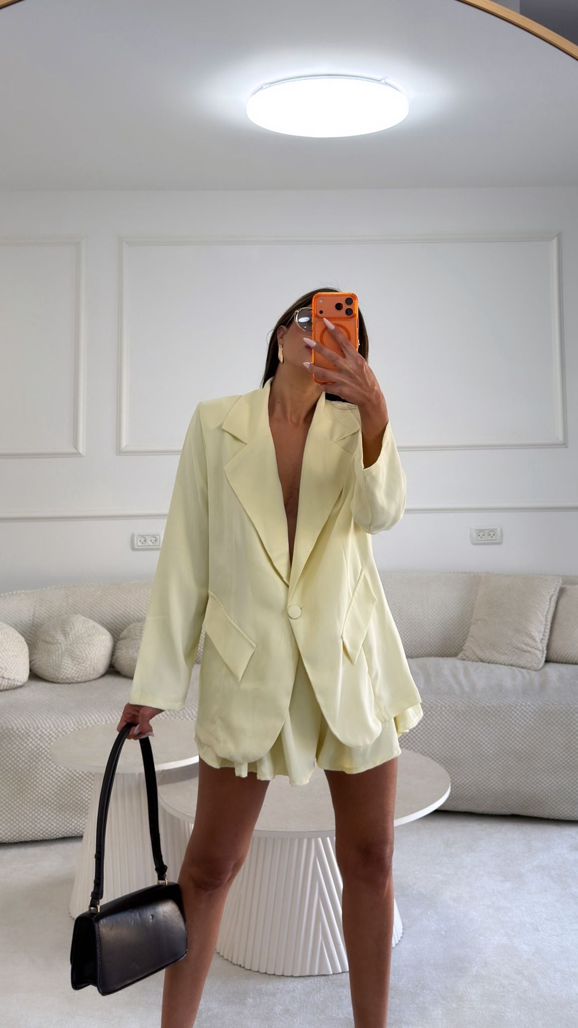 חליפת נירית