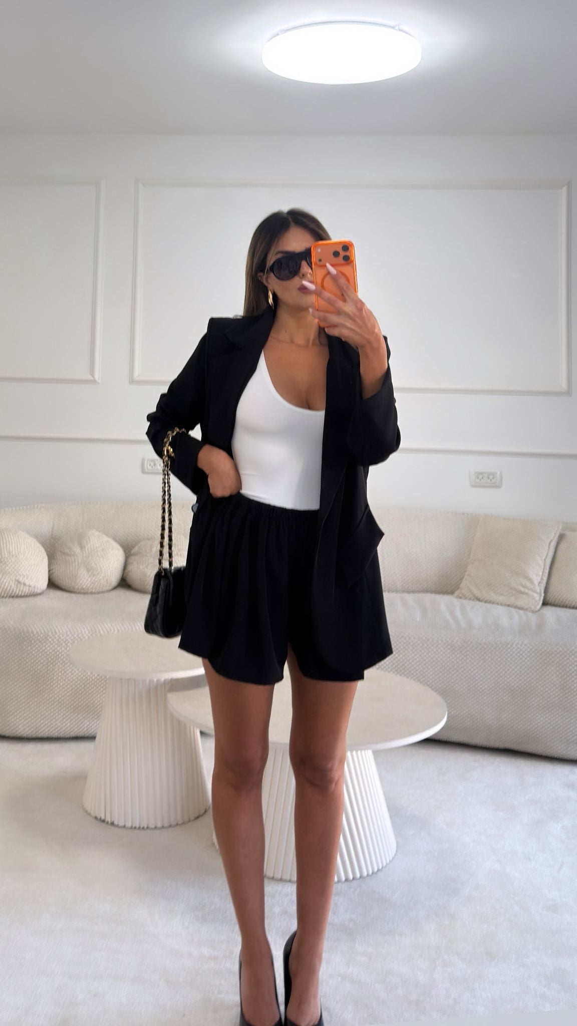 חליפת נירית