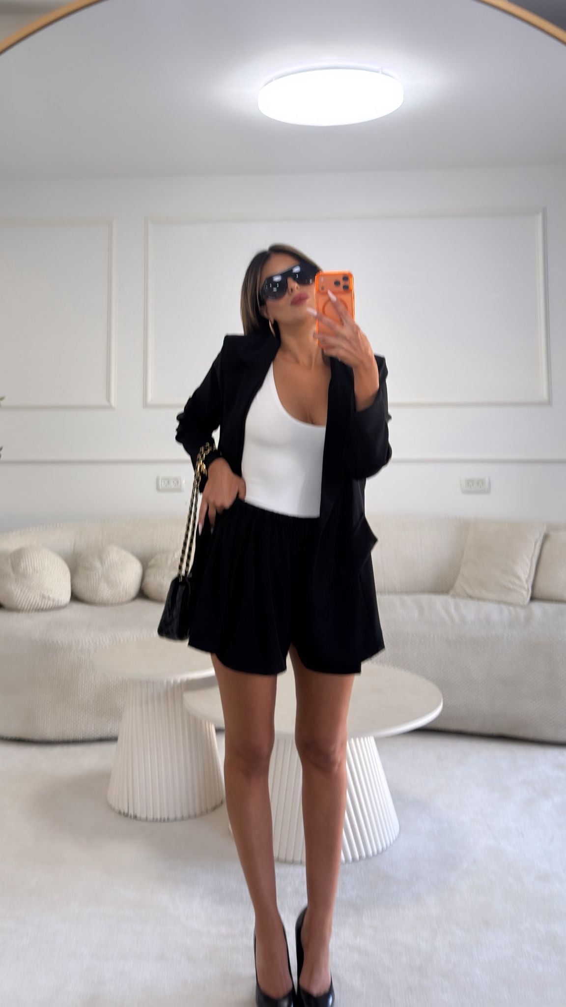 חליפת נירית