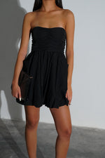 שמלת דפי שחור