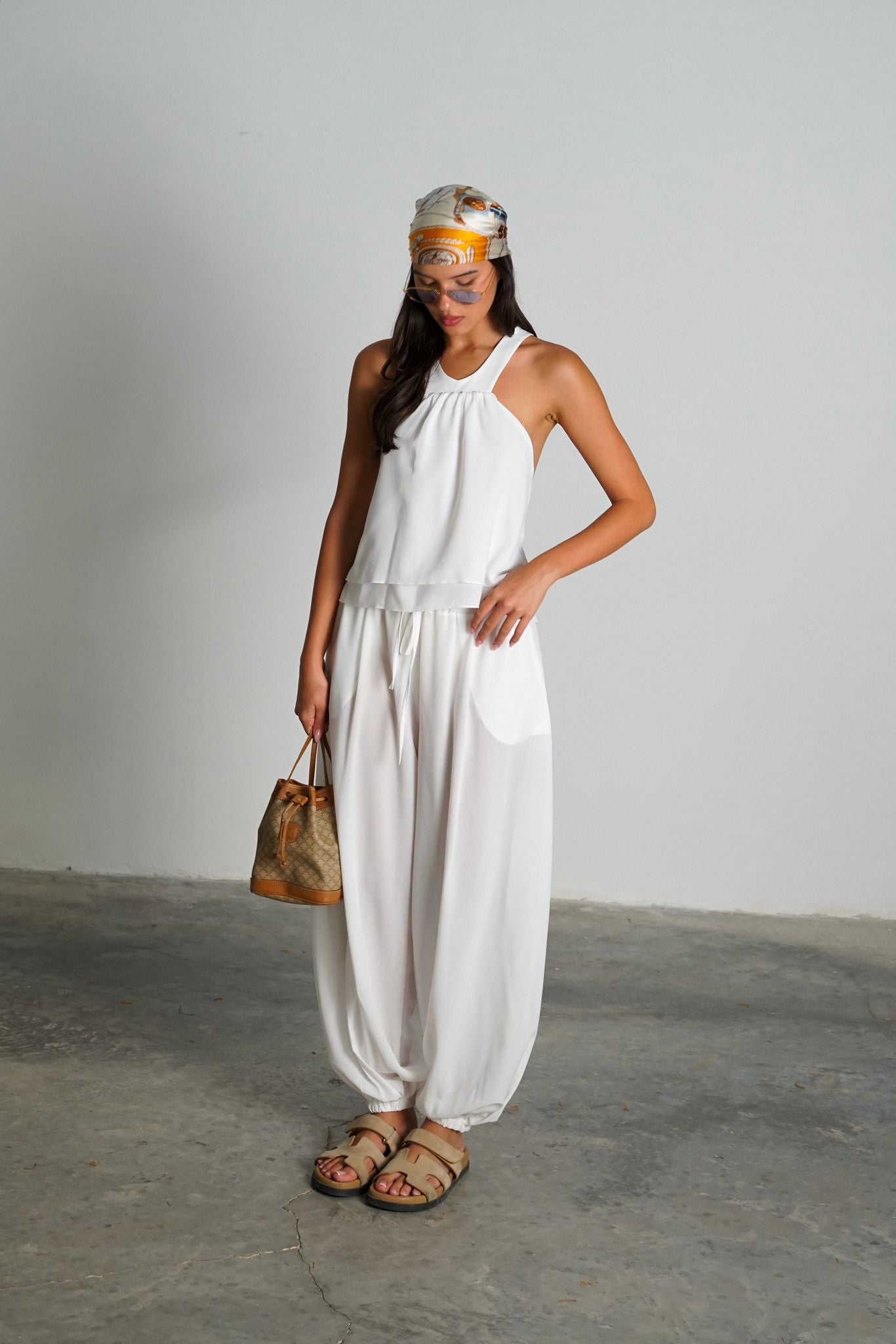 חליפת טוויקי לבן