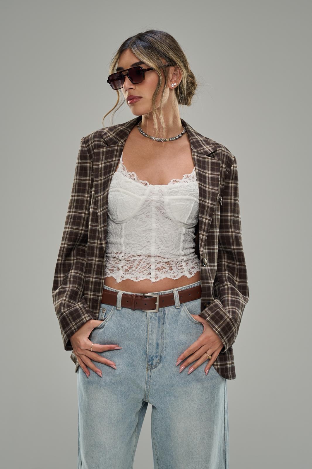 טופ לייסי לבן