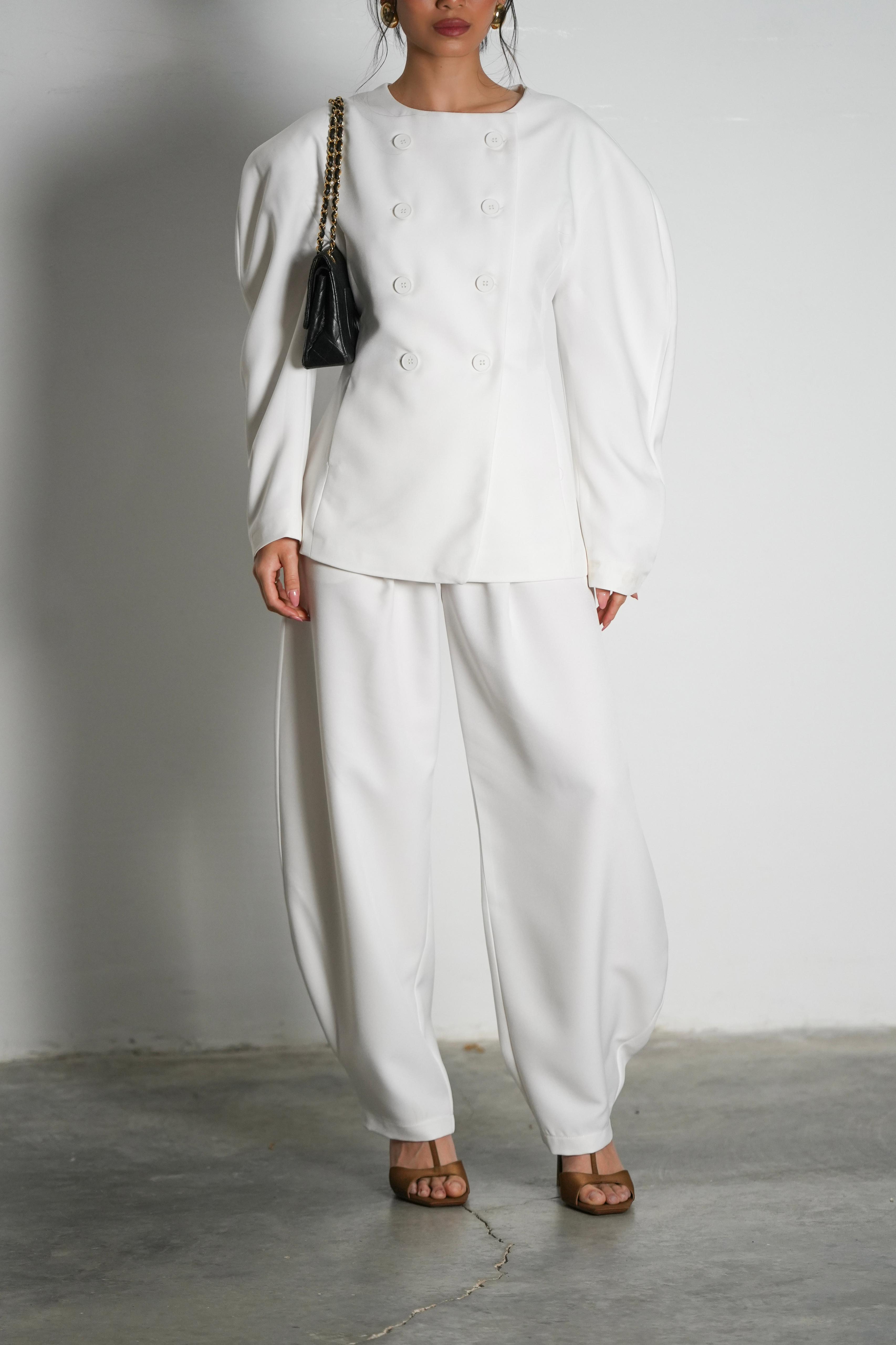 חליפת אופיליה