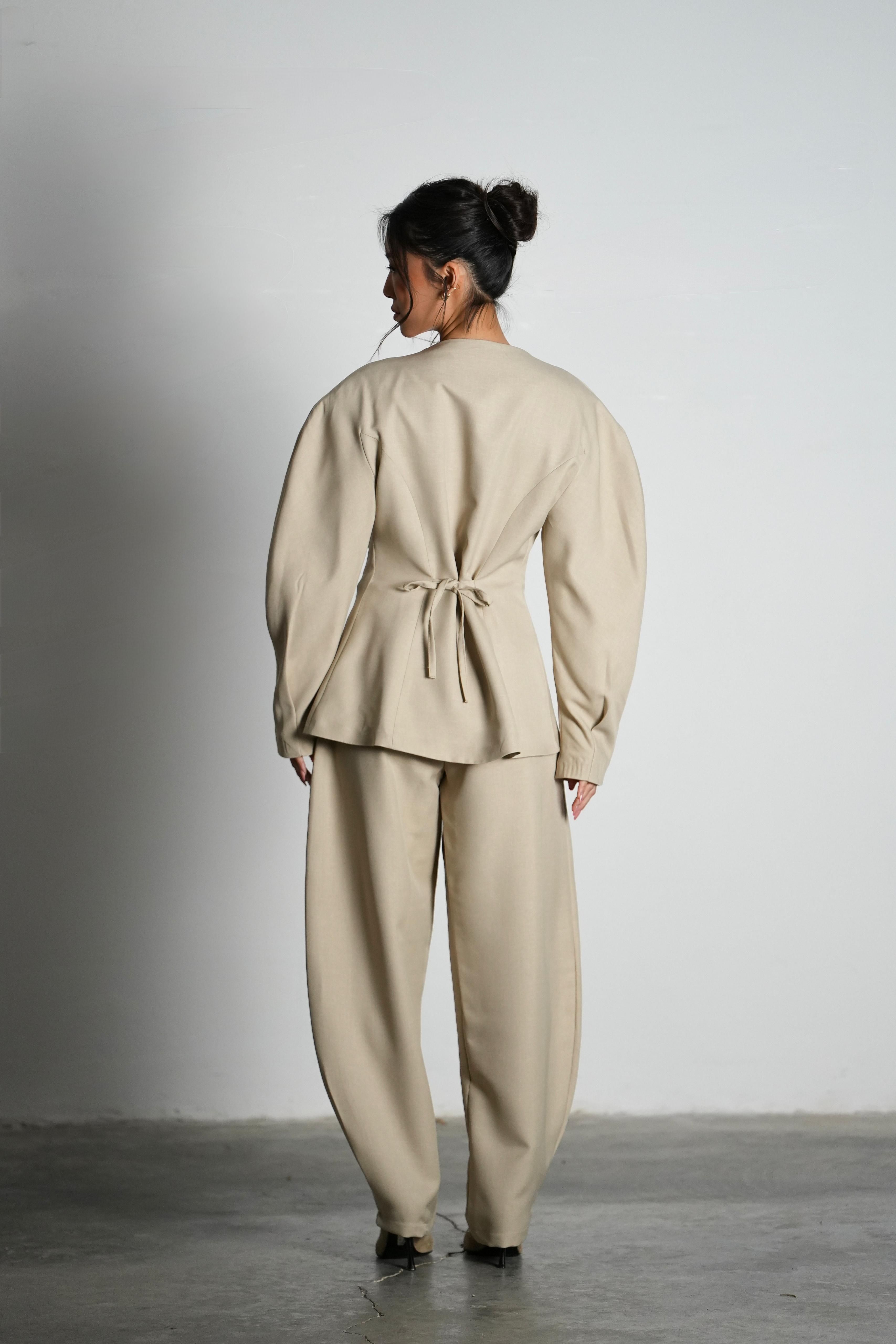 חליפת אופיליה