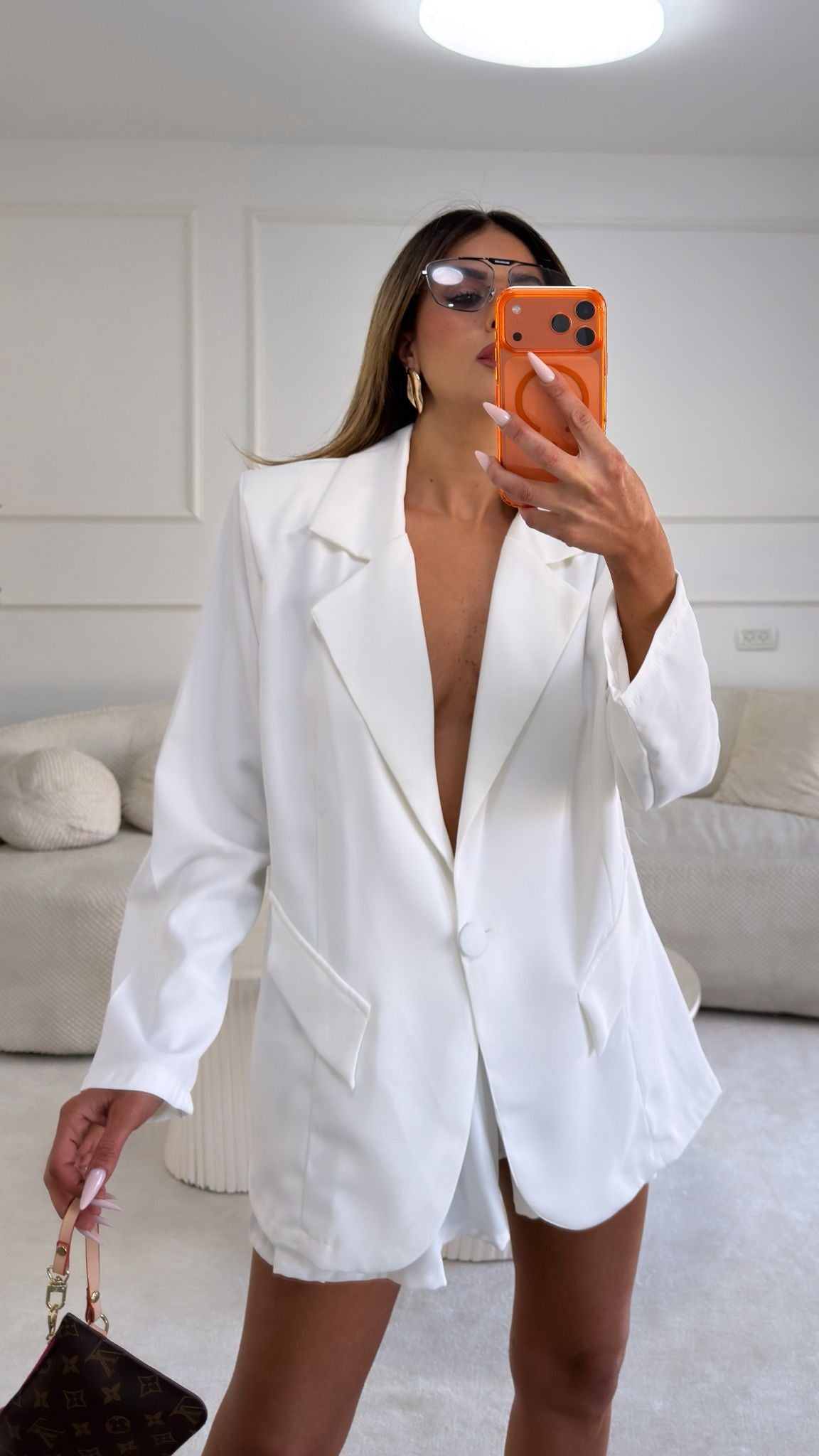 חליפת נירית