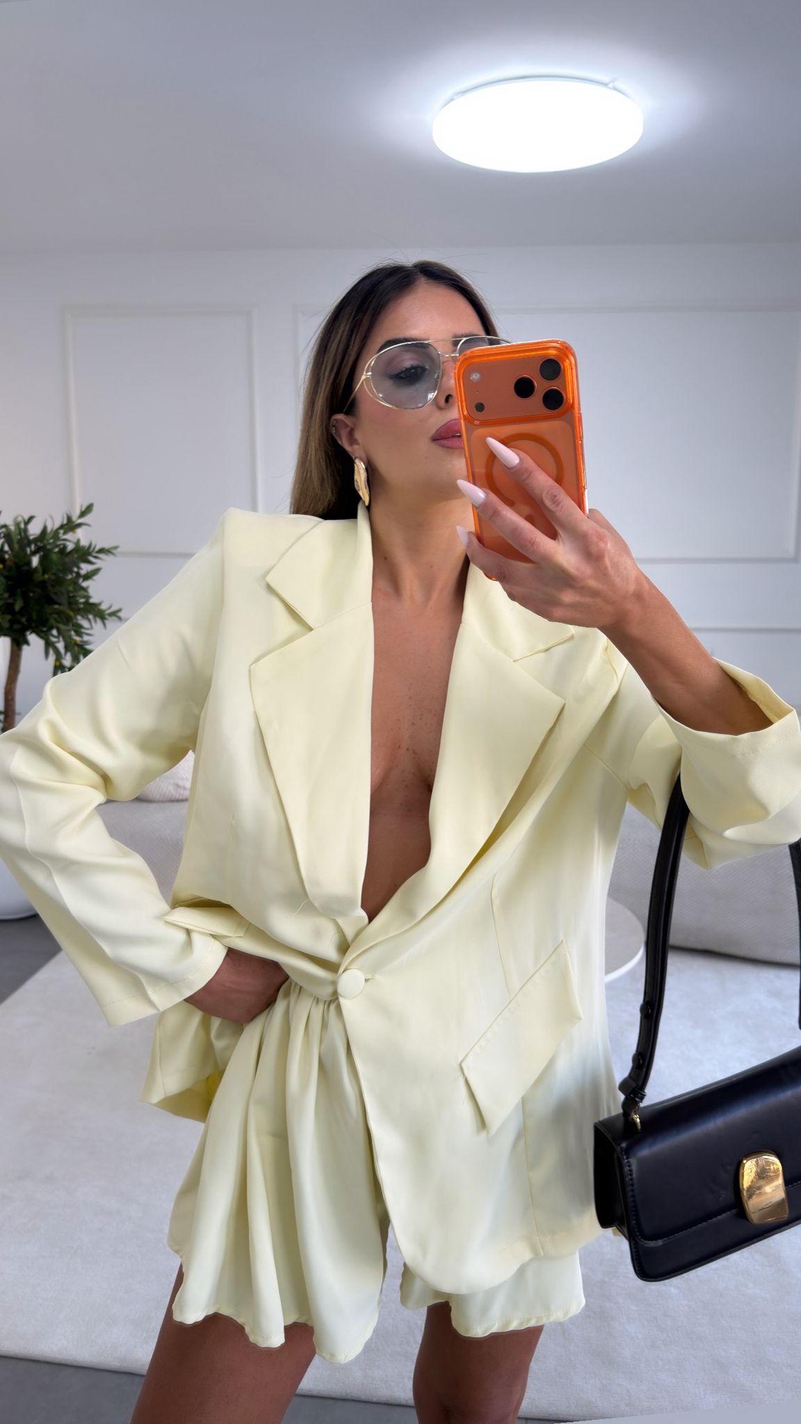 חליפת נירית