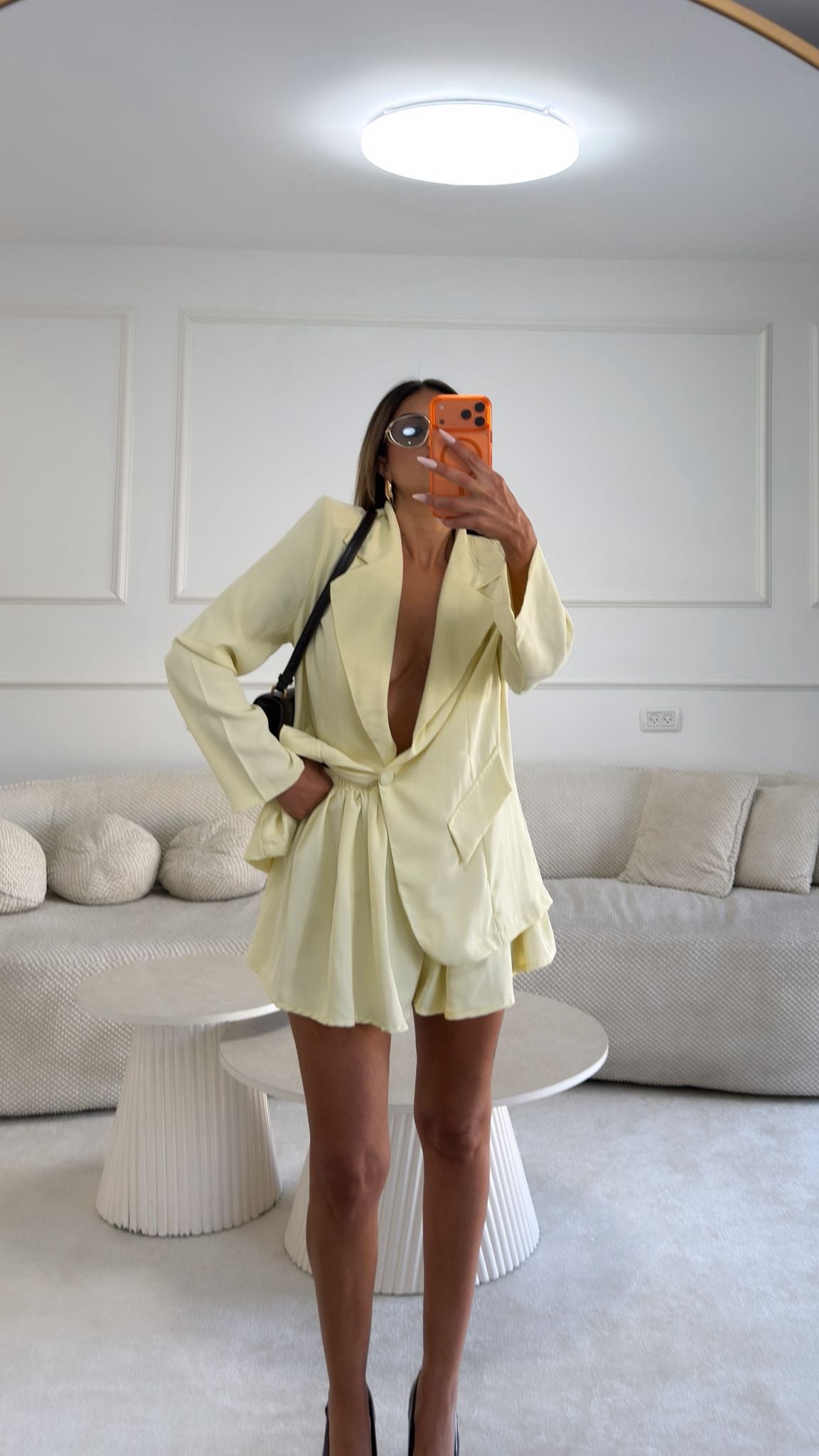 חליפת נירית