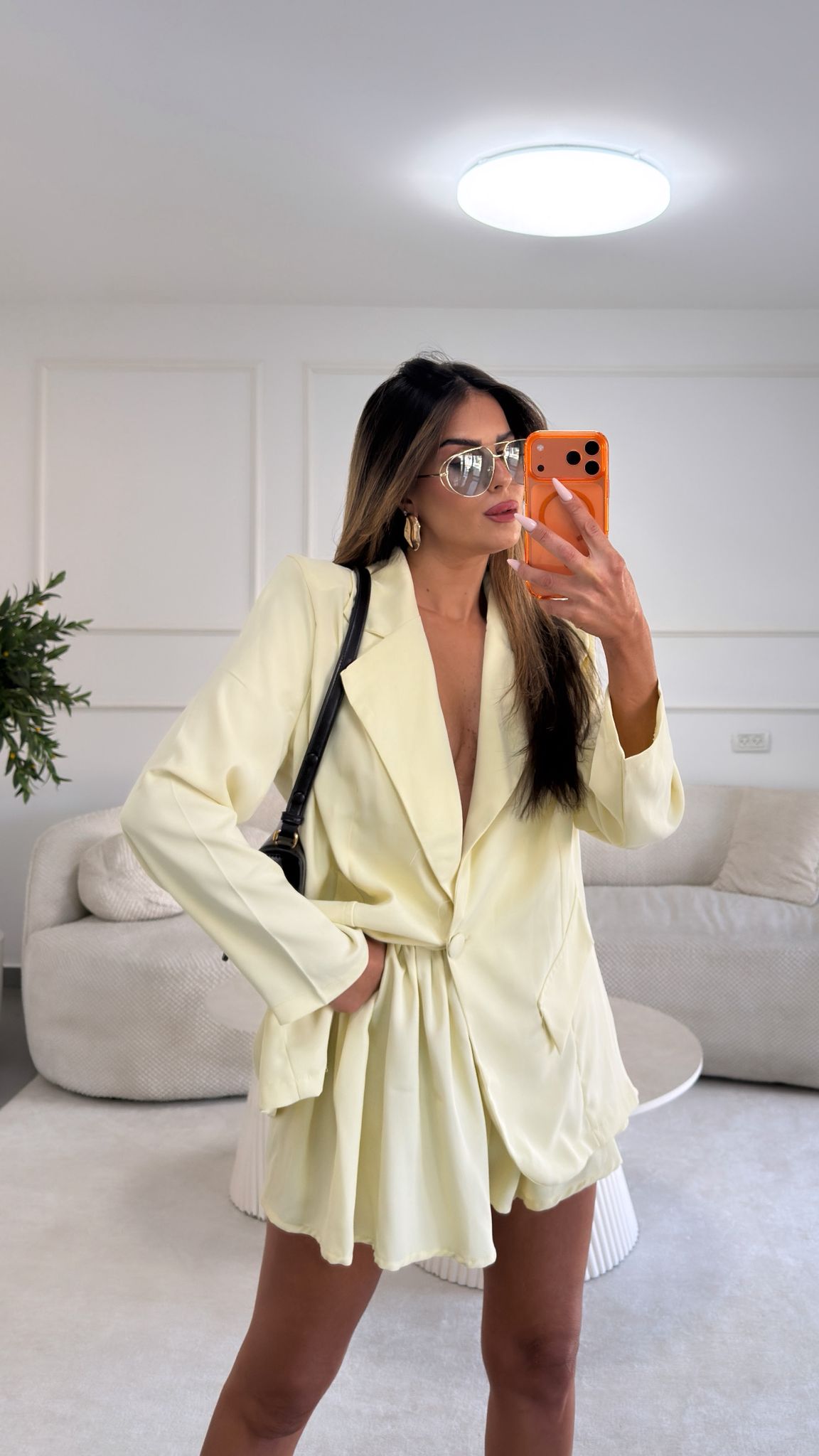 חליפת נירית