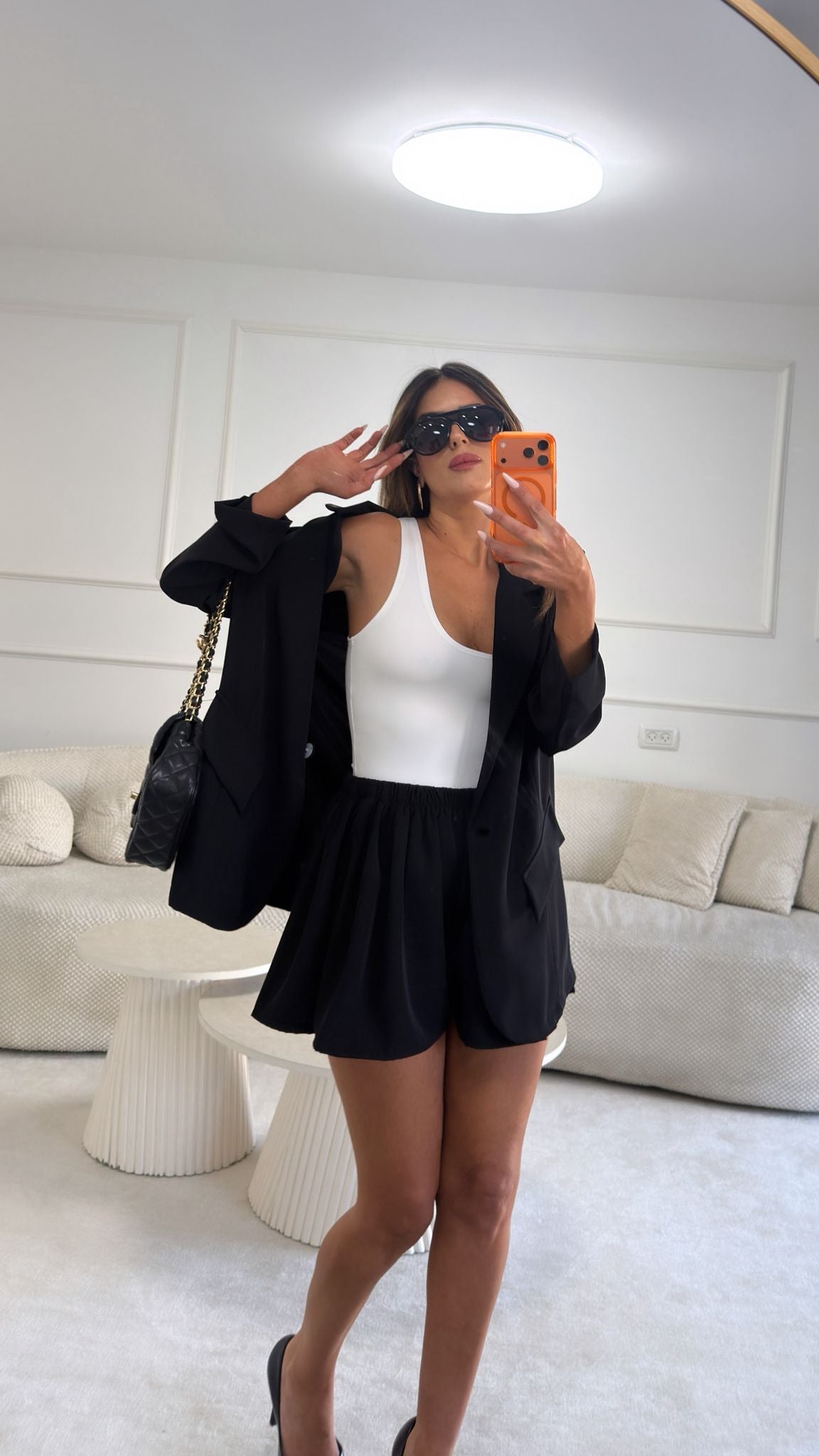 חליפת נירית