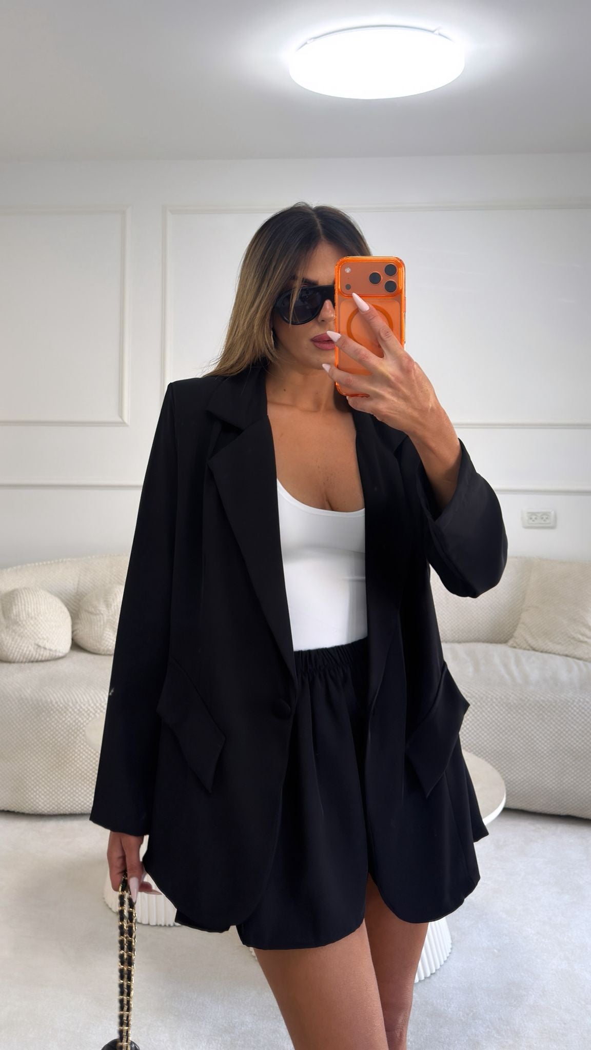 חליפת נירית