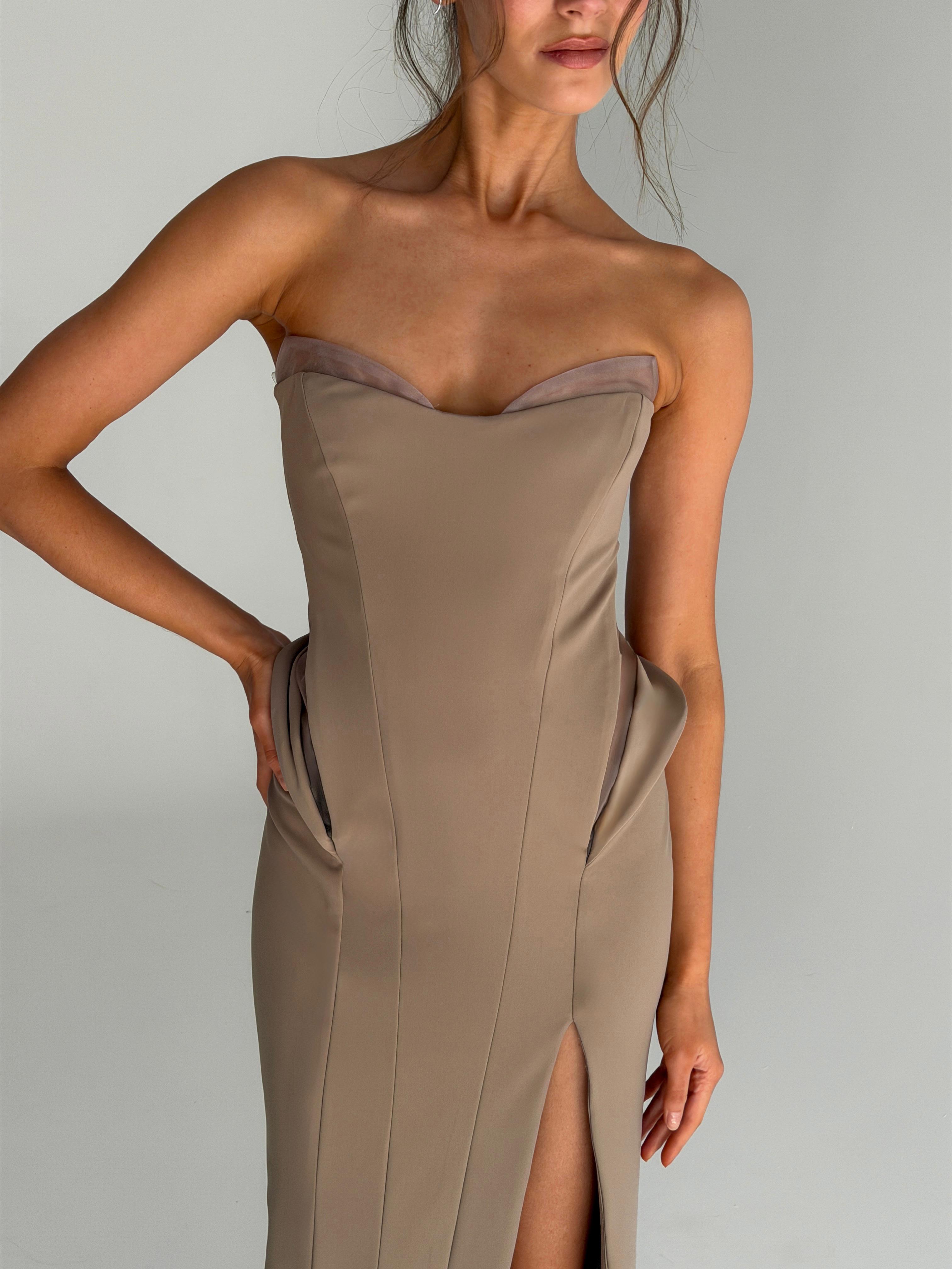 שמלת ולנסיה בז'